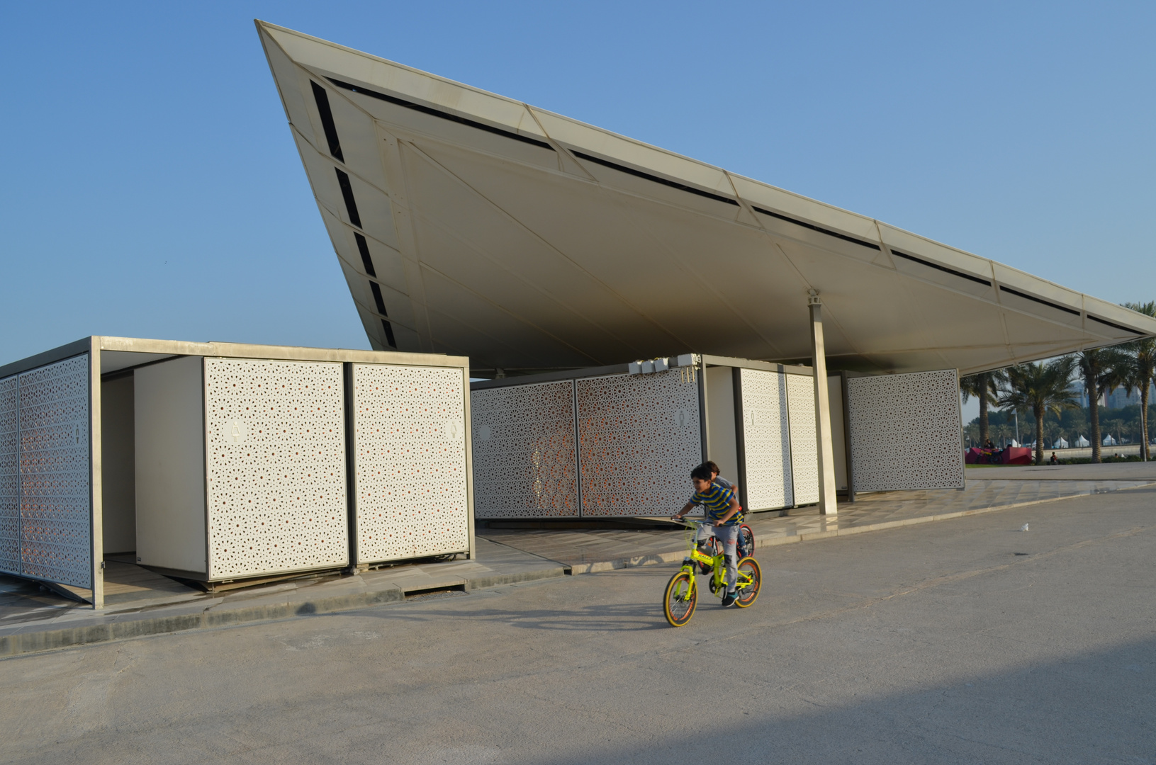 Öffentliche Toilette von I.M. Pei entworfen beim Museum für Islamische Kunst (Doha/Qatar)