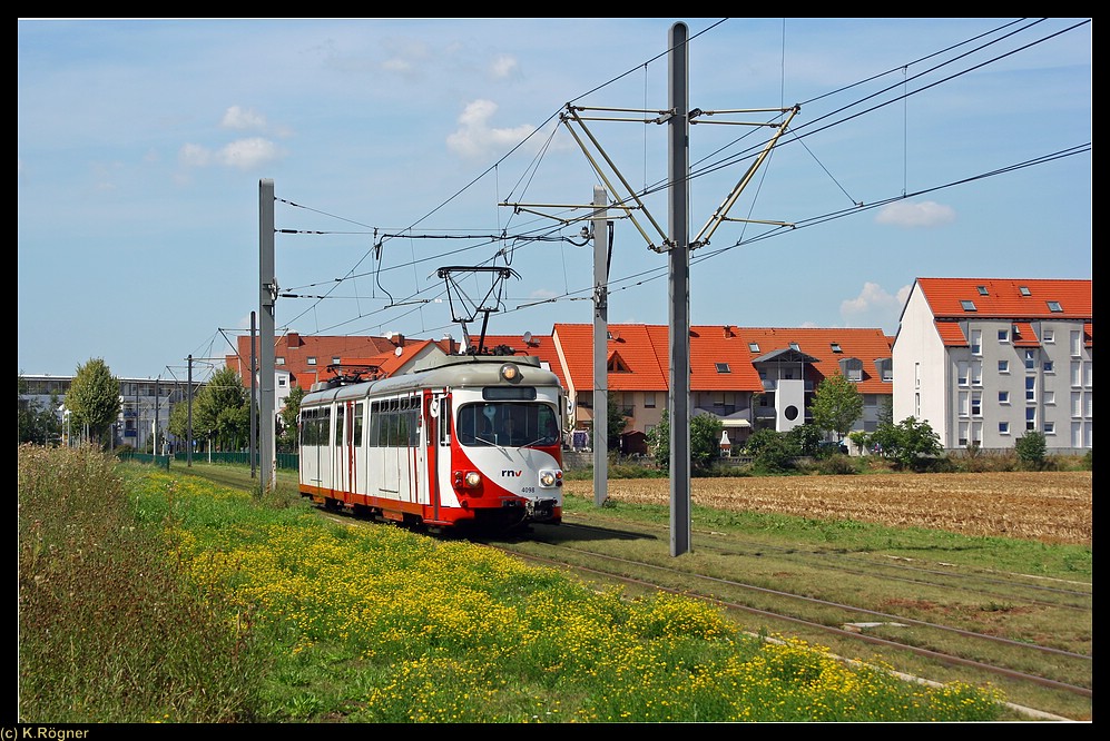 OEG 4098 auf dem Weg zum Rangierbahnhof in Mannheim