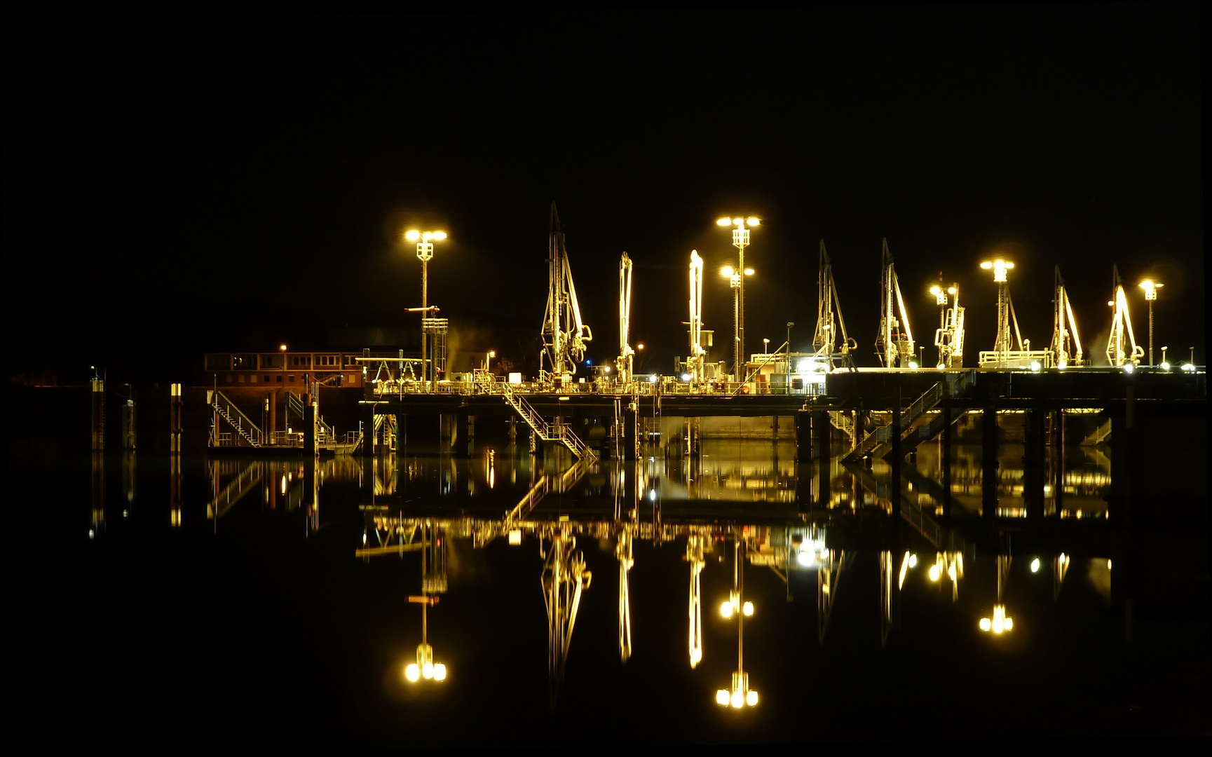 ölhafen karlsruhe