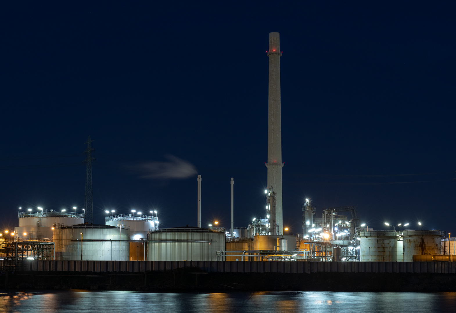 Ölindustrie im Hafen II