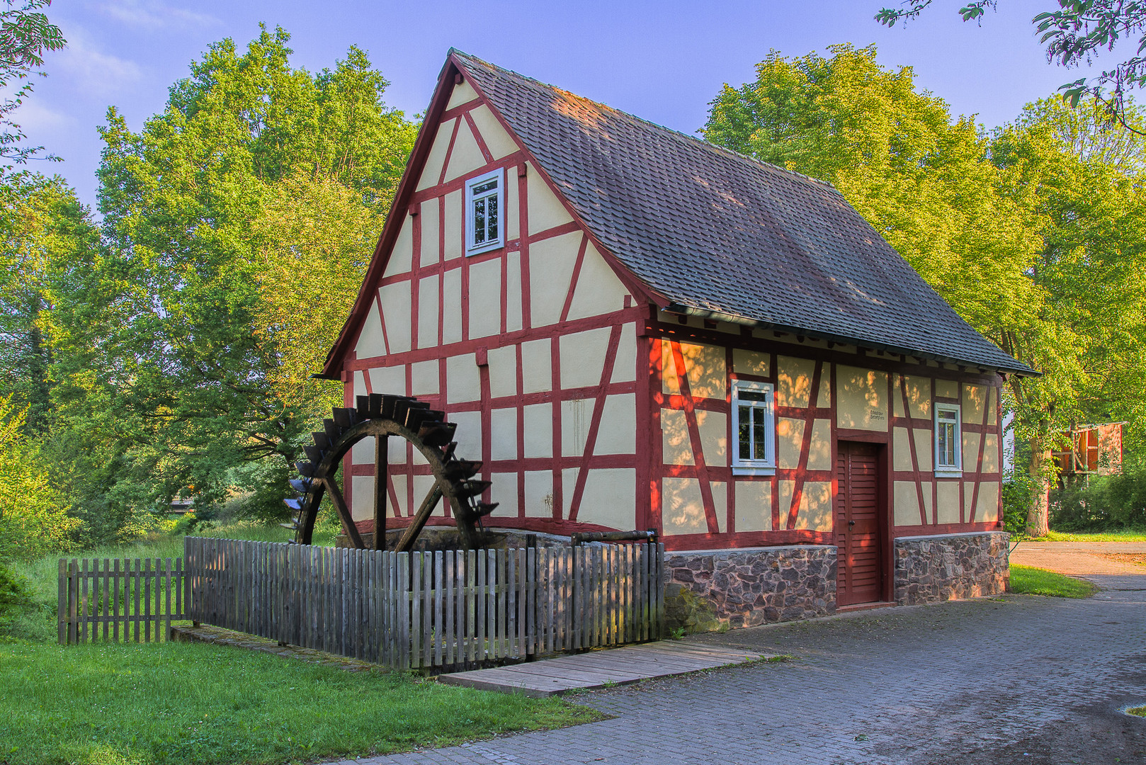 Ölmühle in Mömbris im Frühjahr