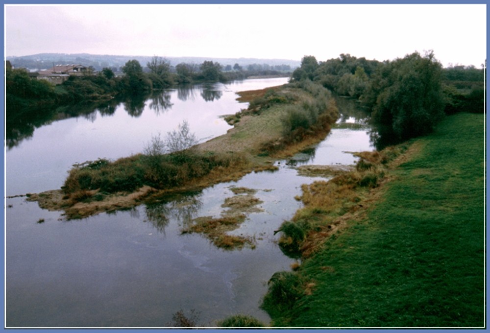 Ölschleier in der Idylle der Loire