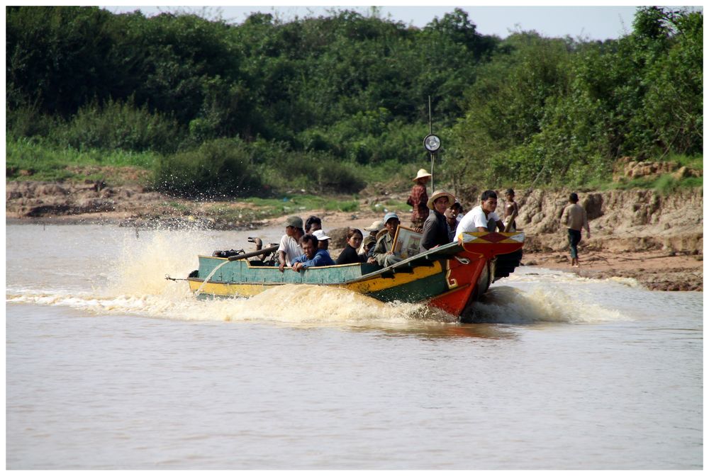 ÖPVN auf dem Tonle Sap