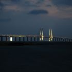 Öresund-Brücke bei Nacht