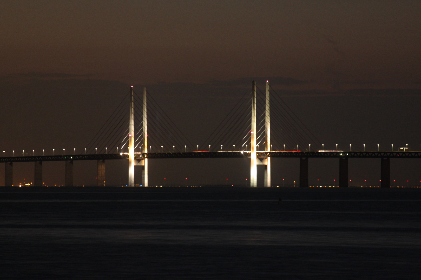 Öresundbrücke bei Nacht