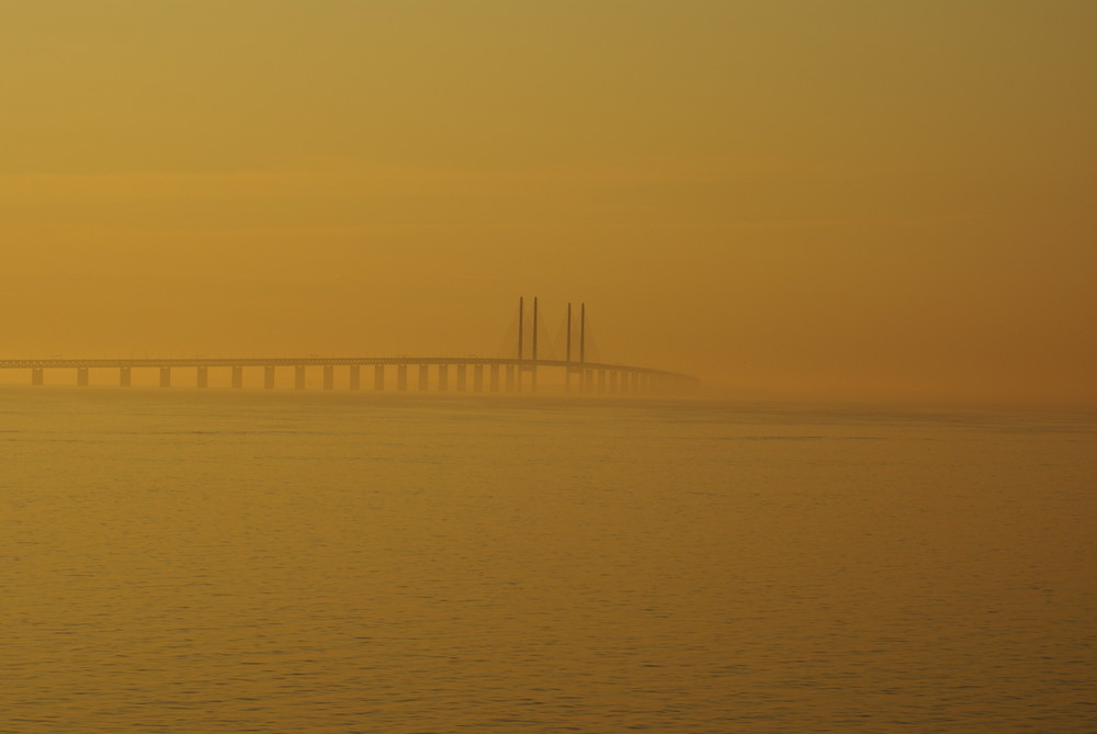 Öresundbrücke im Morgengrauen