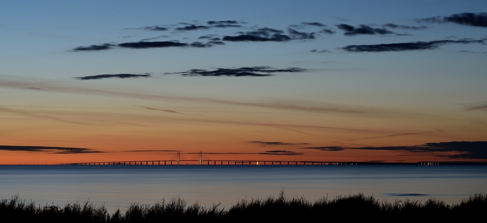 Öresundbrücke nach Sonnenuntergang