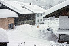 örtlich leichter Schneefall möglich....