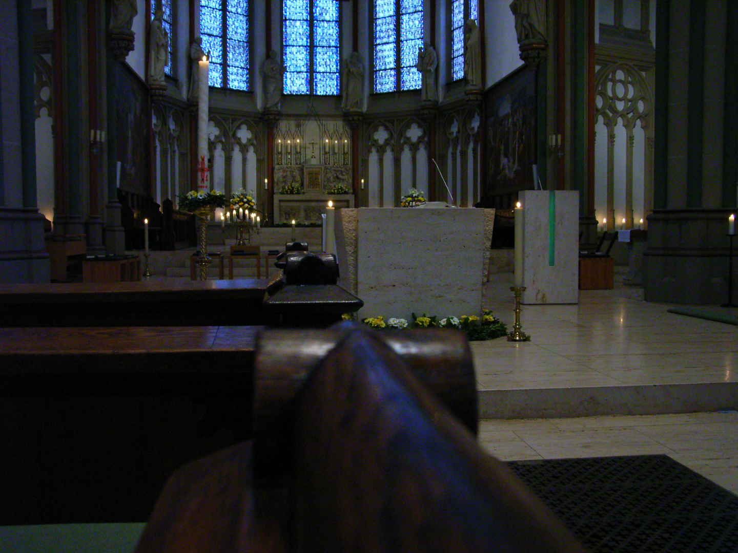 österlicher Schmuck 2010 im Altarraum der Kreuzkirche, Münster