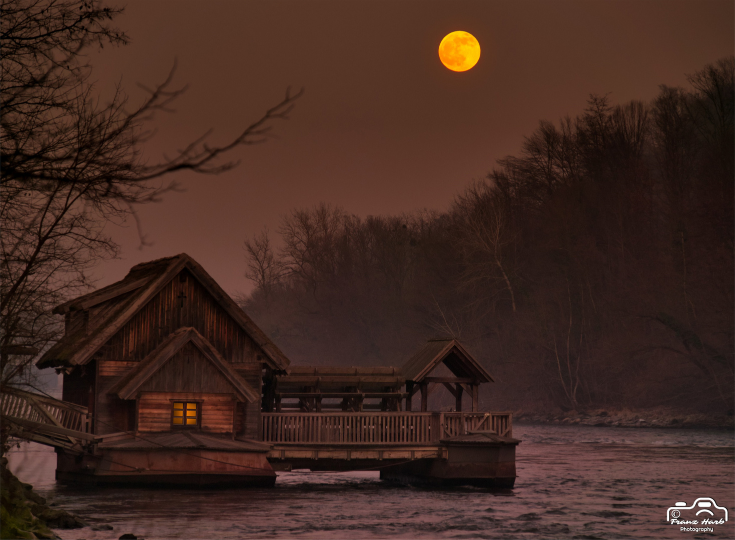 Österreich, Südsteiermark, Mureck: Update zum Foto Vollmond über die Schiffsmühle. 