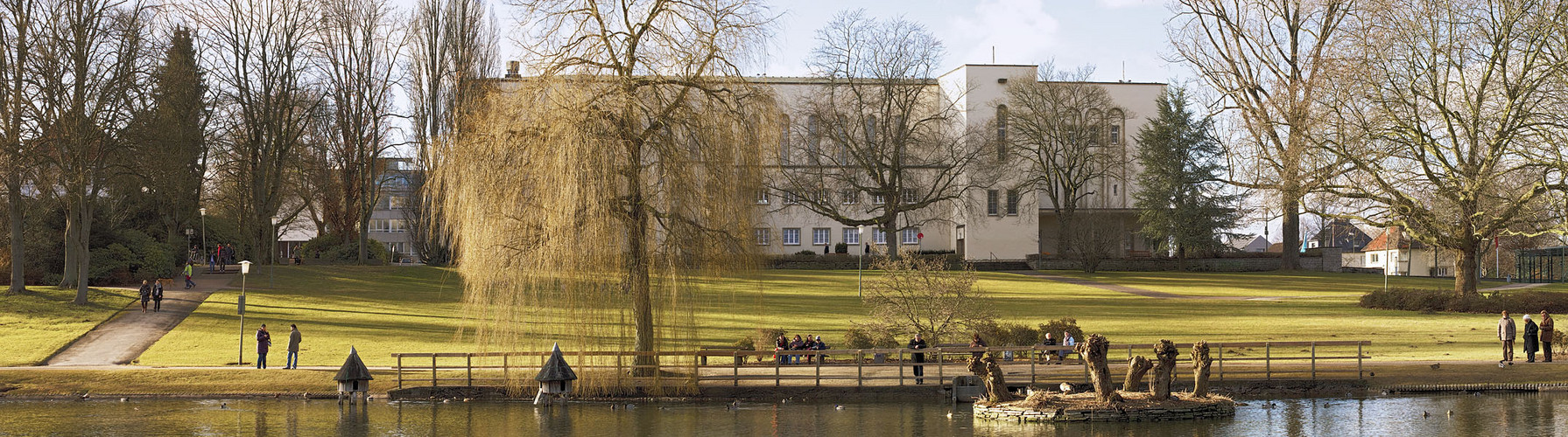 Oetkerhalle mit Bürgerpark