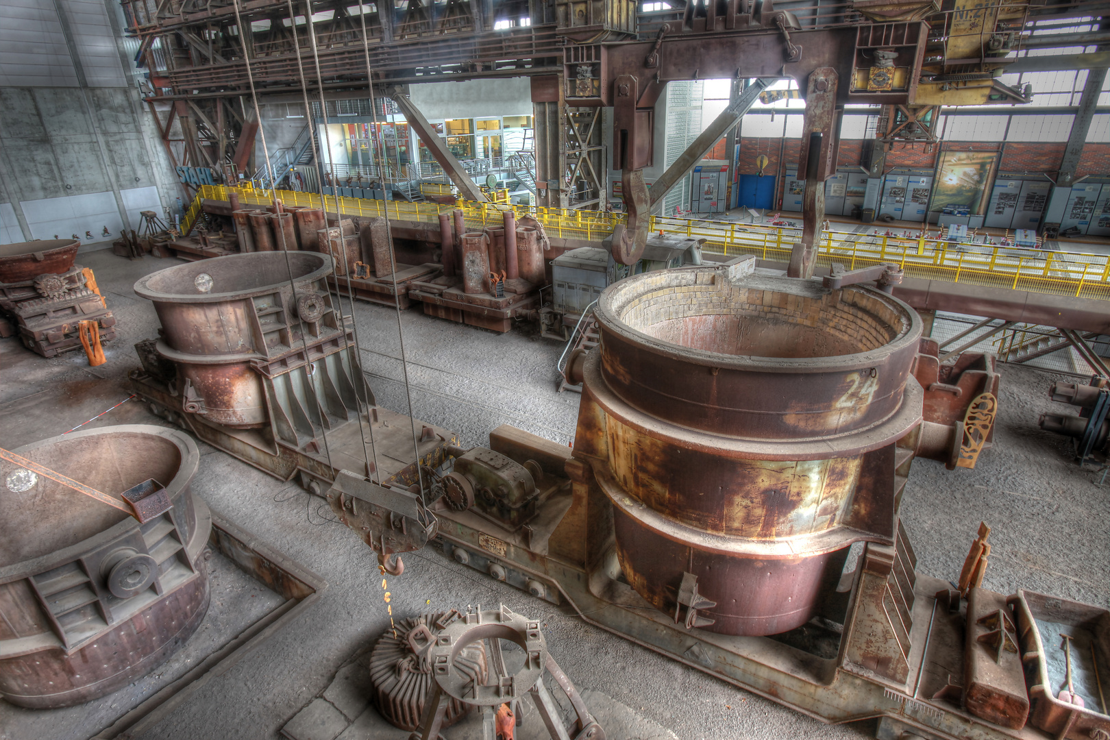 Ofenhalle ... (HDR)