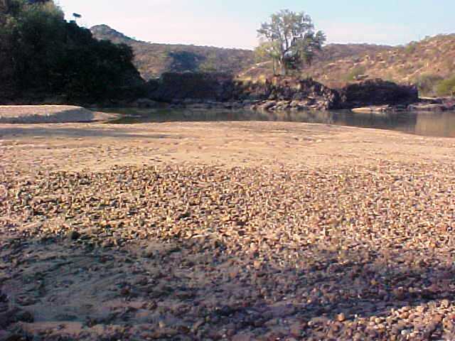 Off-Road Angola/Namibia border Cunene river 3