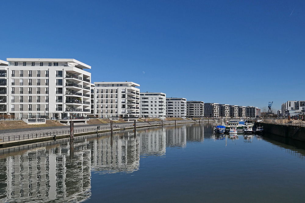 Offenbach: Hafen – Insel bei zunehmendem Mond