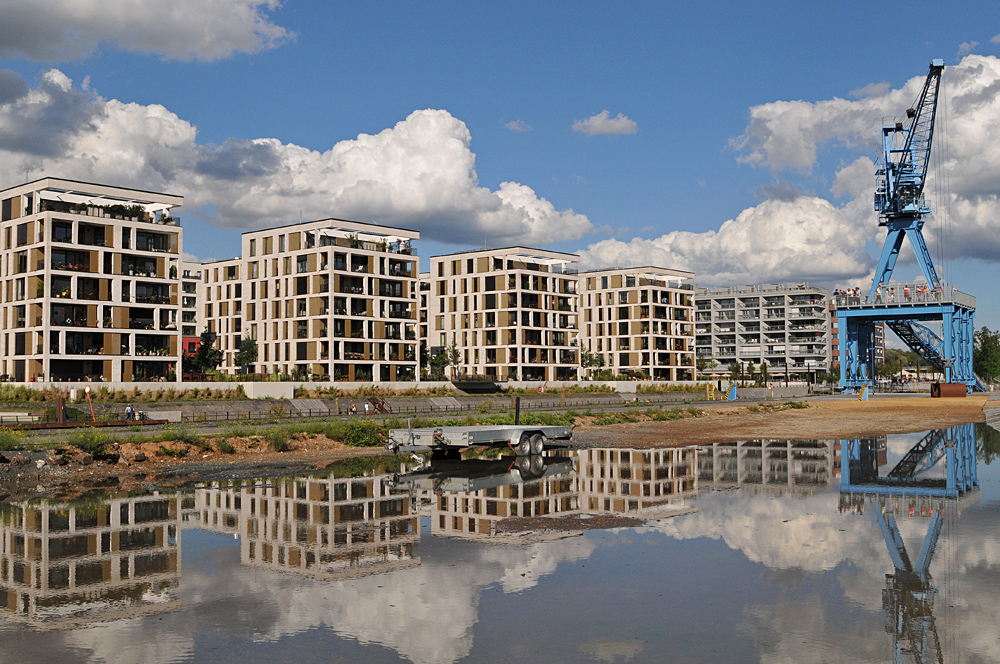 Offenbach: Hafen – Licht mit dem Blauen Kran