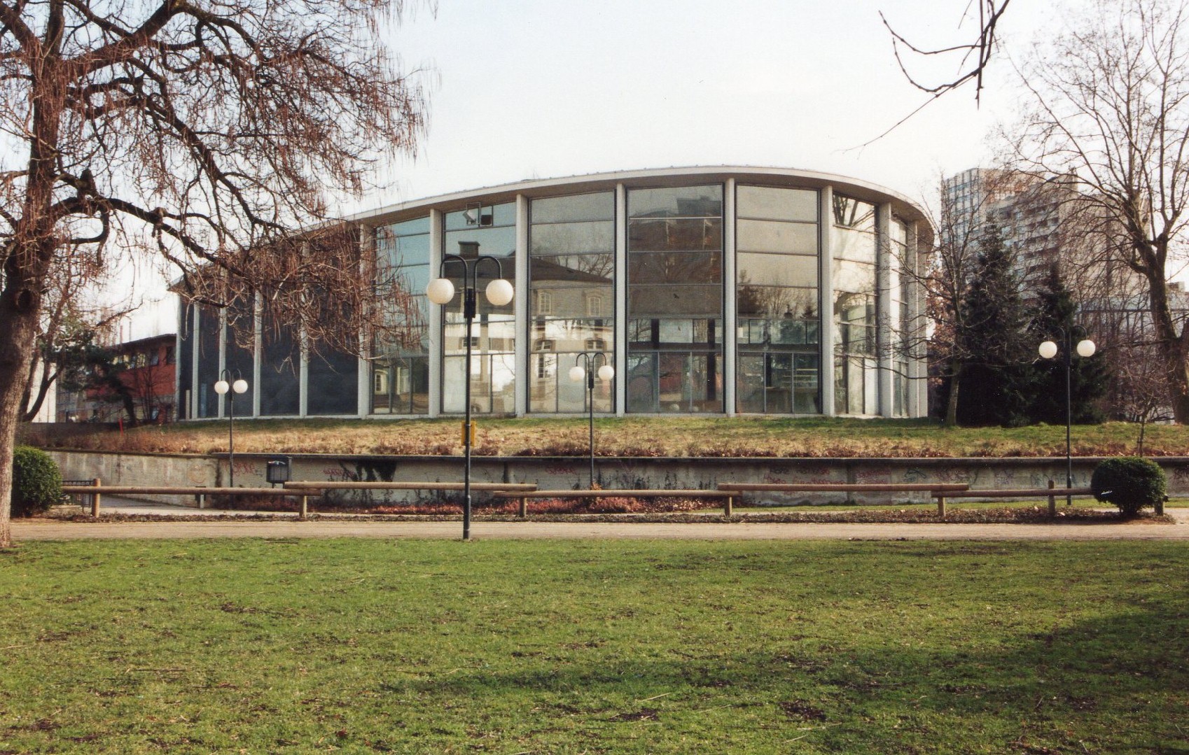 Offenbach Parkbad Hallenbad 1993 - UFO ist 1960 gelandet