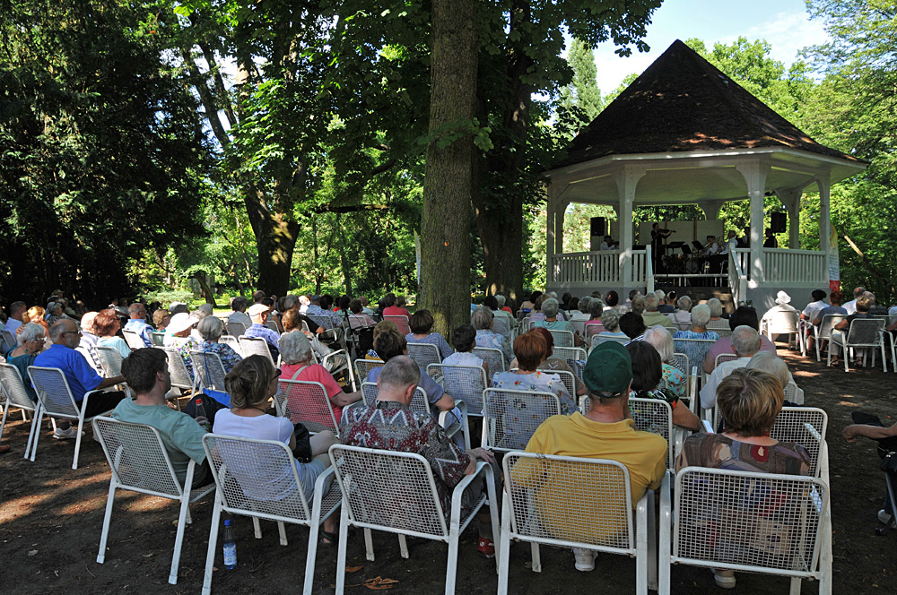 Offenbach: Sonntagskonzert im Dreieichpark 01