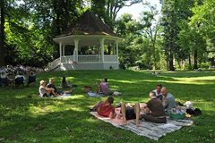 Offenbach: Sonntagskonzert im Dreieichpark 02