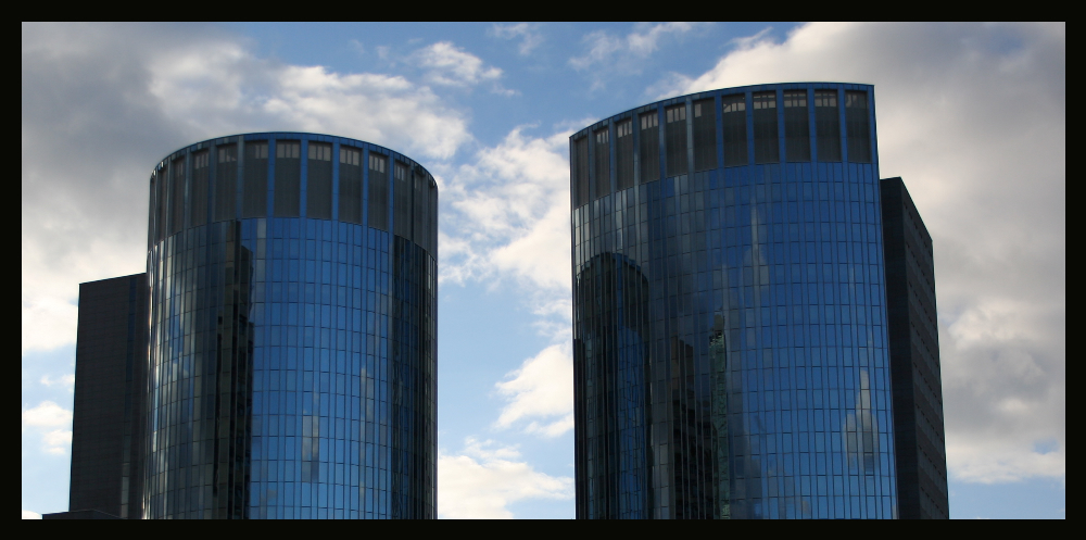 Offenbach-Twintowers: Himmelsschau