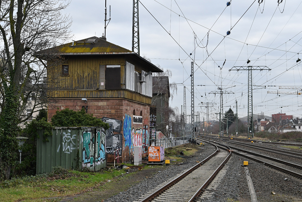 Offenbach/Main, Hauptbahnhof: Am Geschmiere vorbei nach Osten