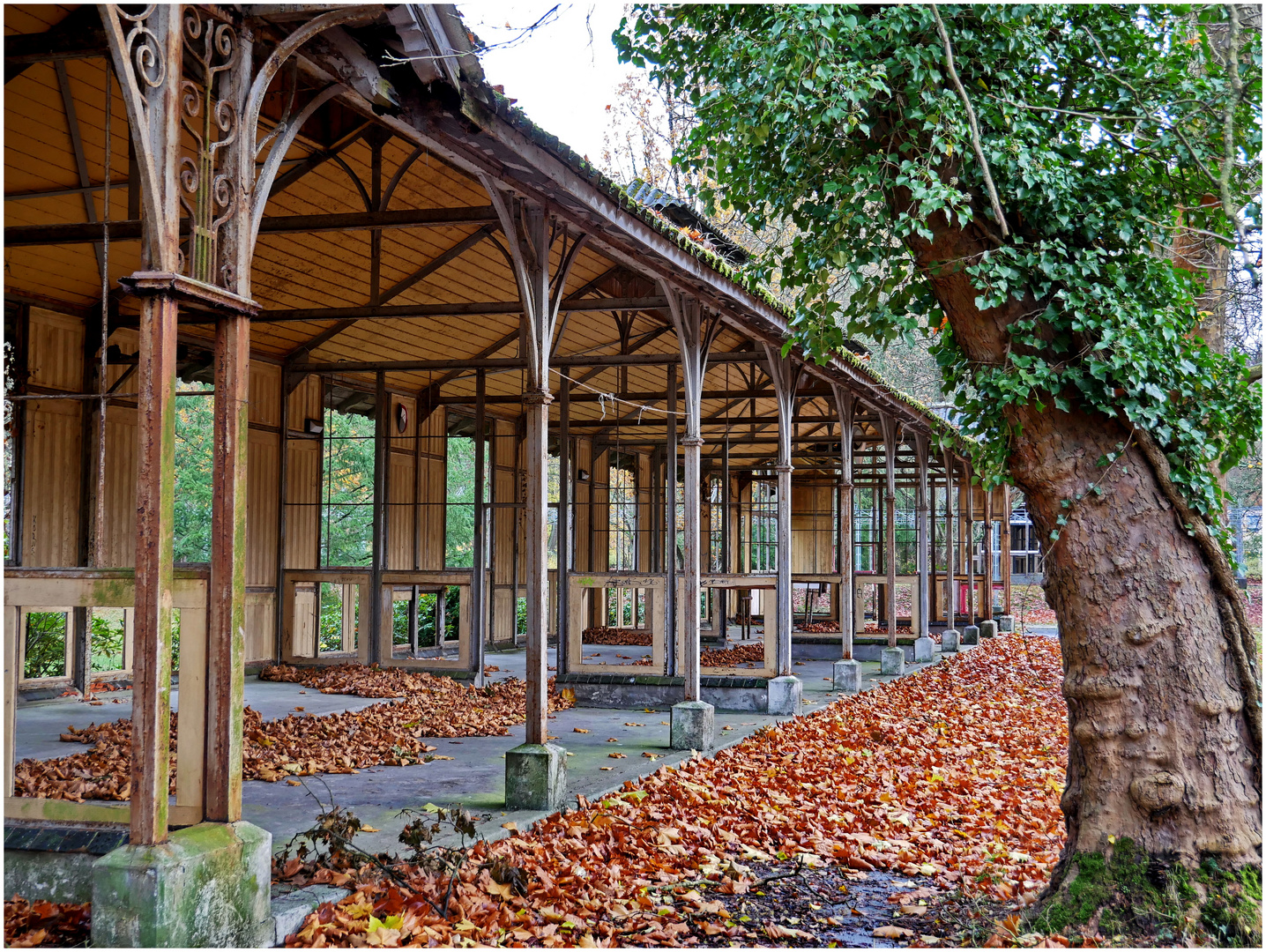 Offene Wandelhalle in Beelitz