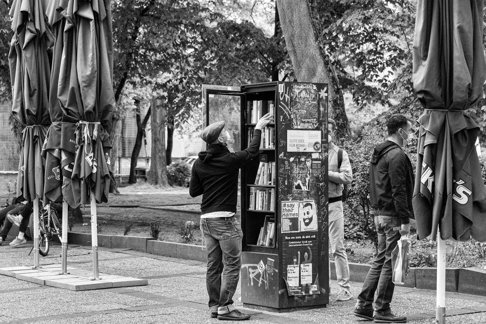 Offener BÜCHERSCHRANK