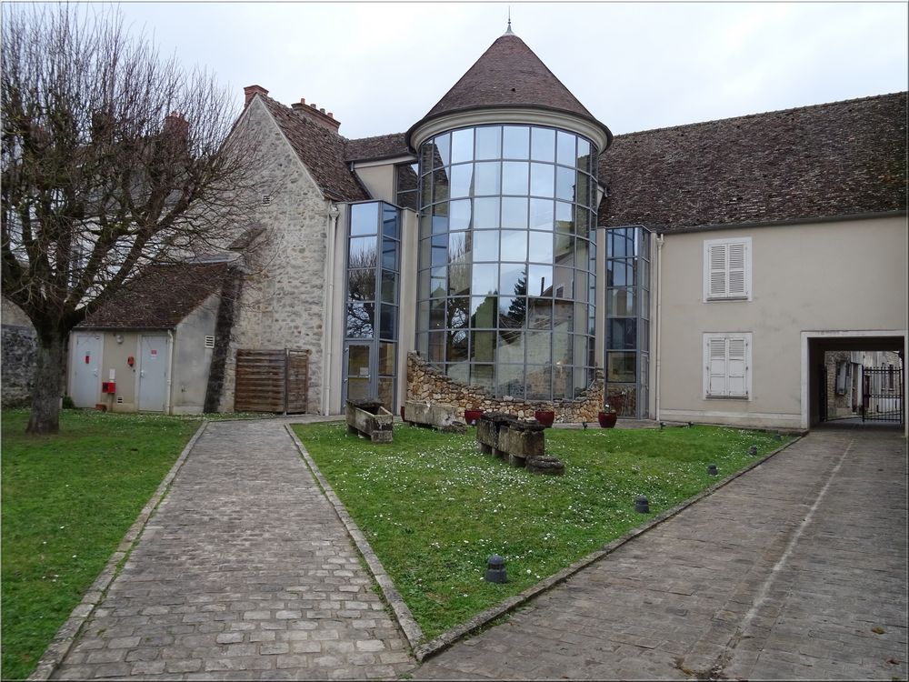 ..Office du tourisme à Milly la Forêt..