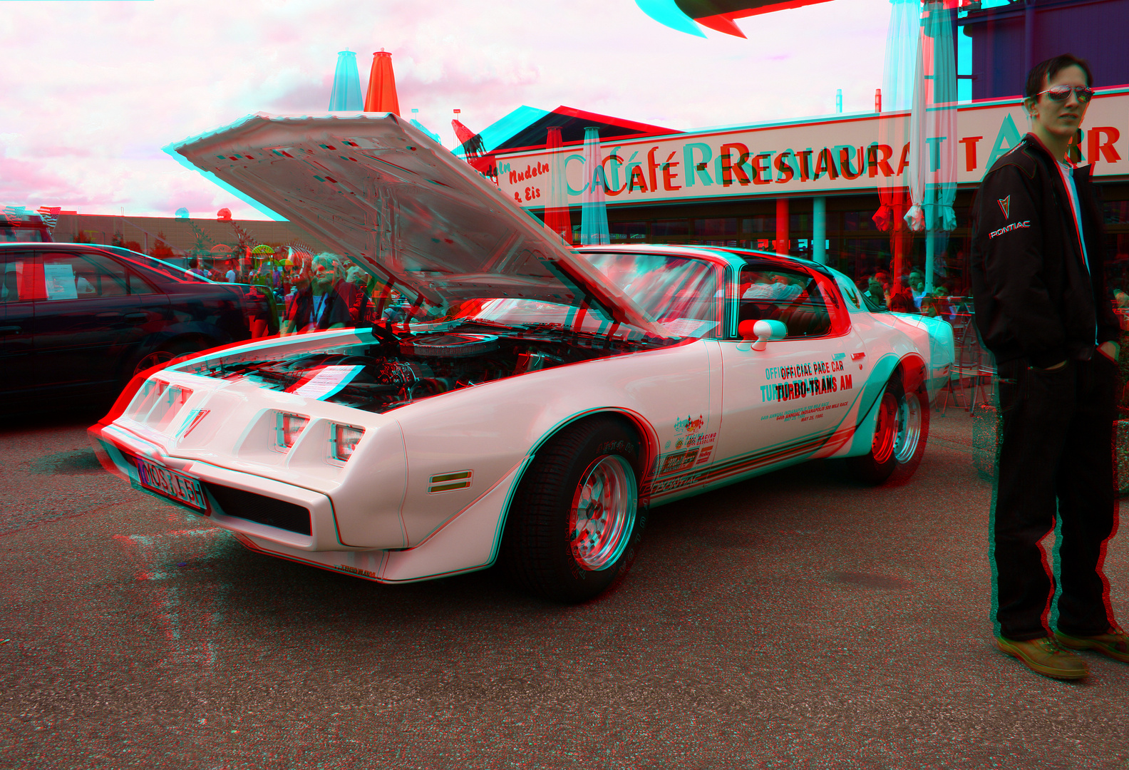 Official pace car (Farbanaglyphe rot/cyan)