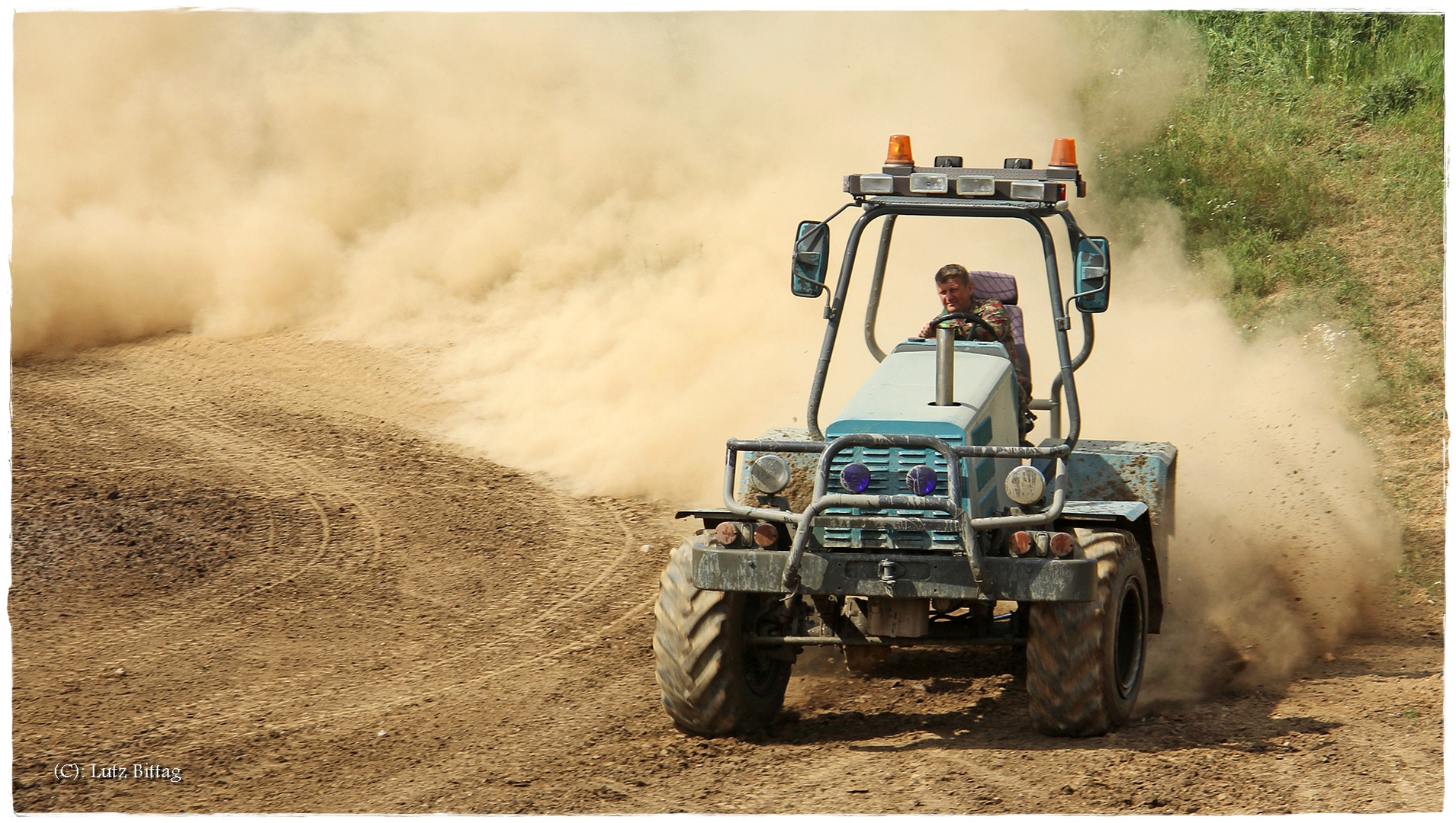 Offroadspaß mit Traktor