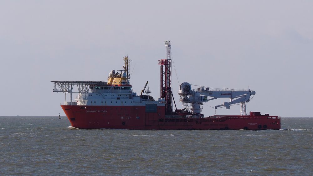 Offshore Supply Ship (Versorger) auf der Westerems vor Borkum