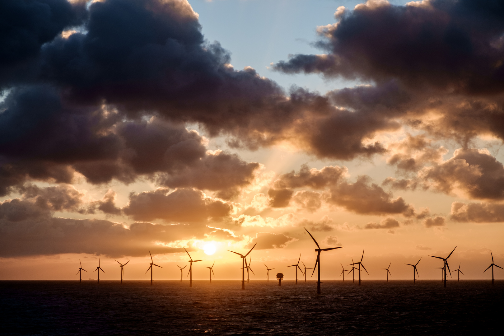 Offshore Windpark Sunset