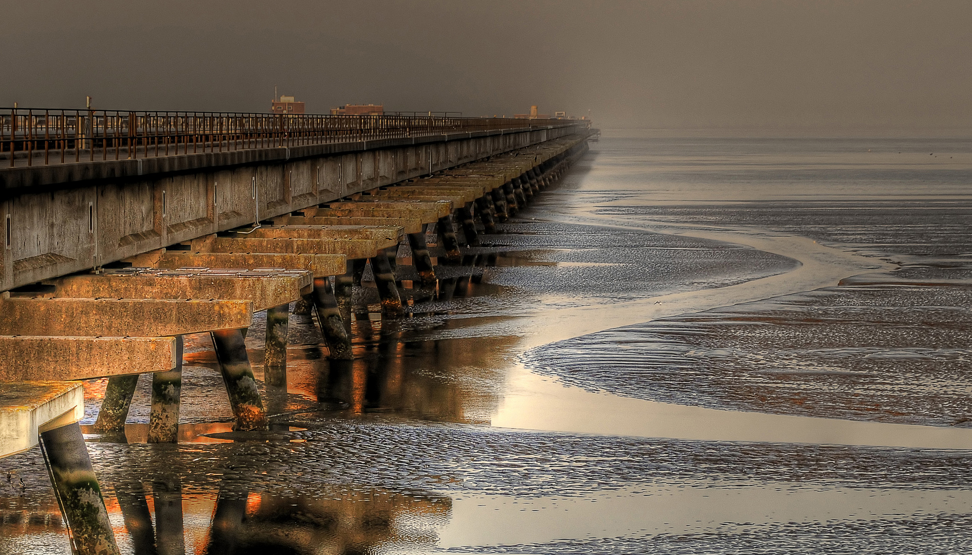 "Offshorebrücke"