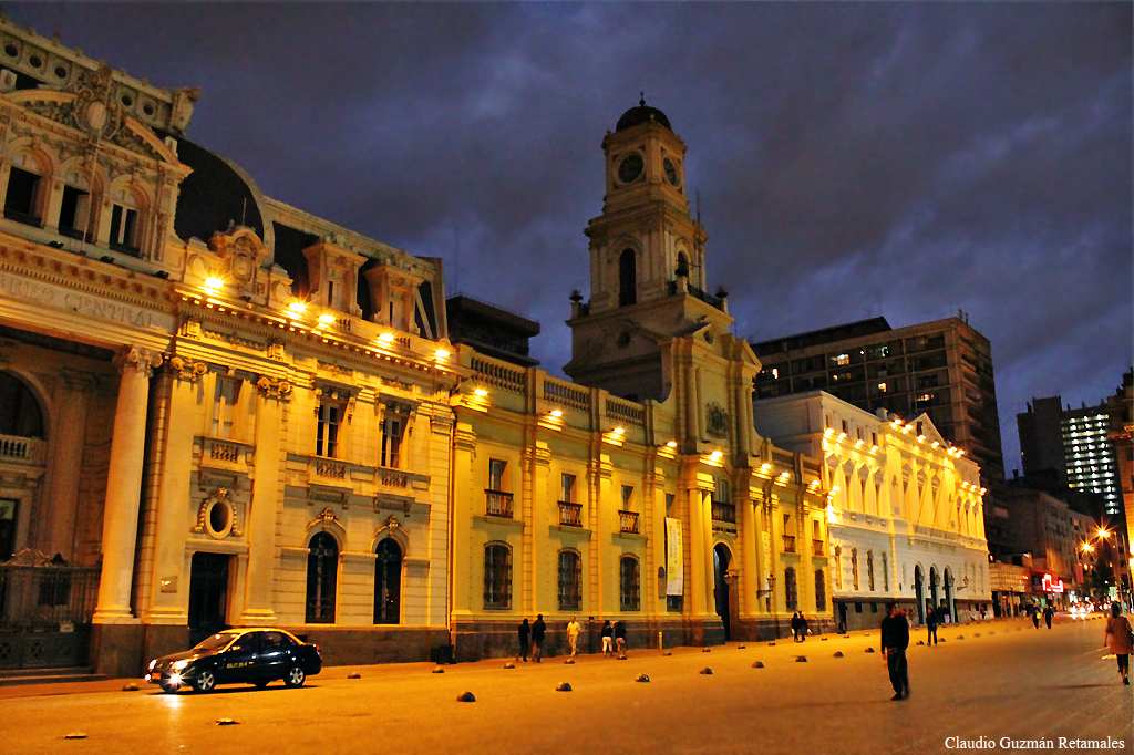 Oficina de Correos de Chile y Municipalidad de Santiago