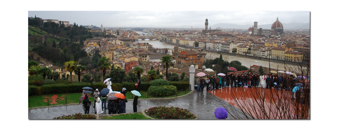 Oggi sposi ( a Firenze in una bella giornata di pioggia)