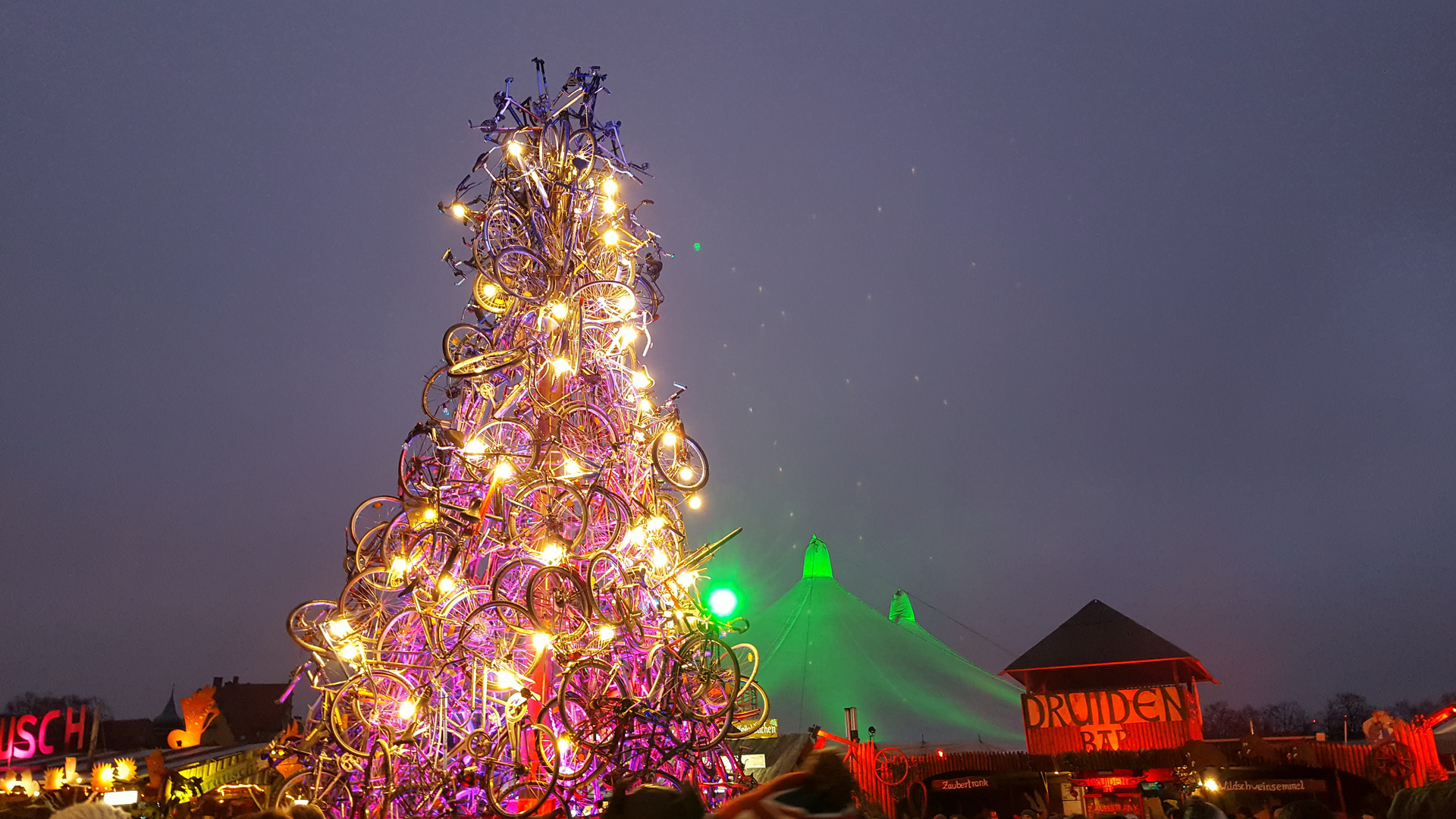 ... Oh Tannenbaum, wie bunt sind deine Räder ...