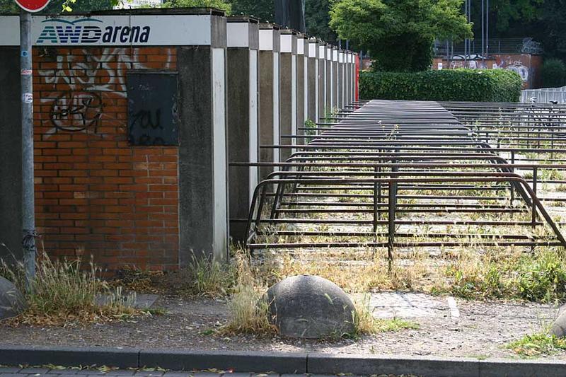 Oh, wie tief lässt man Dich fallen, mein geliebtes Niedersachsenstadion