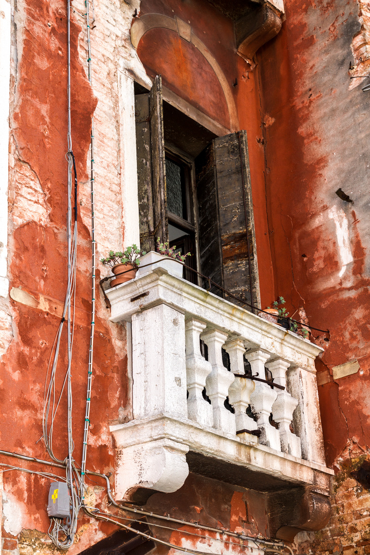 Ohhhhhhh Romeo ...........nein - nicht Verona, ein Balkon in Venedig