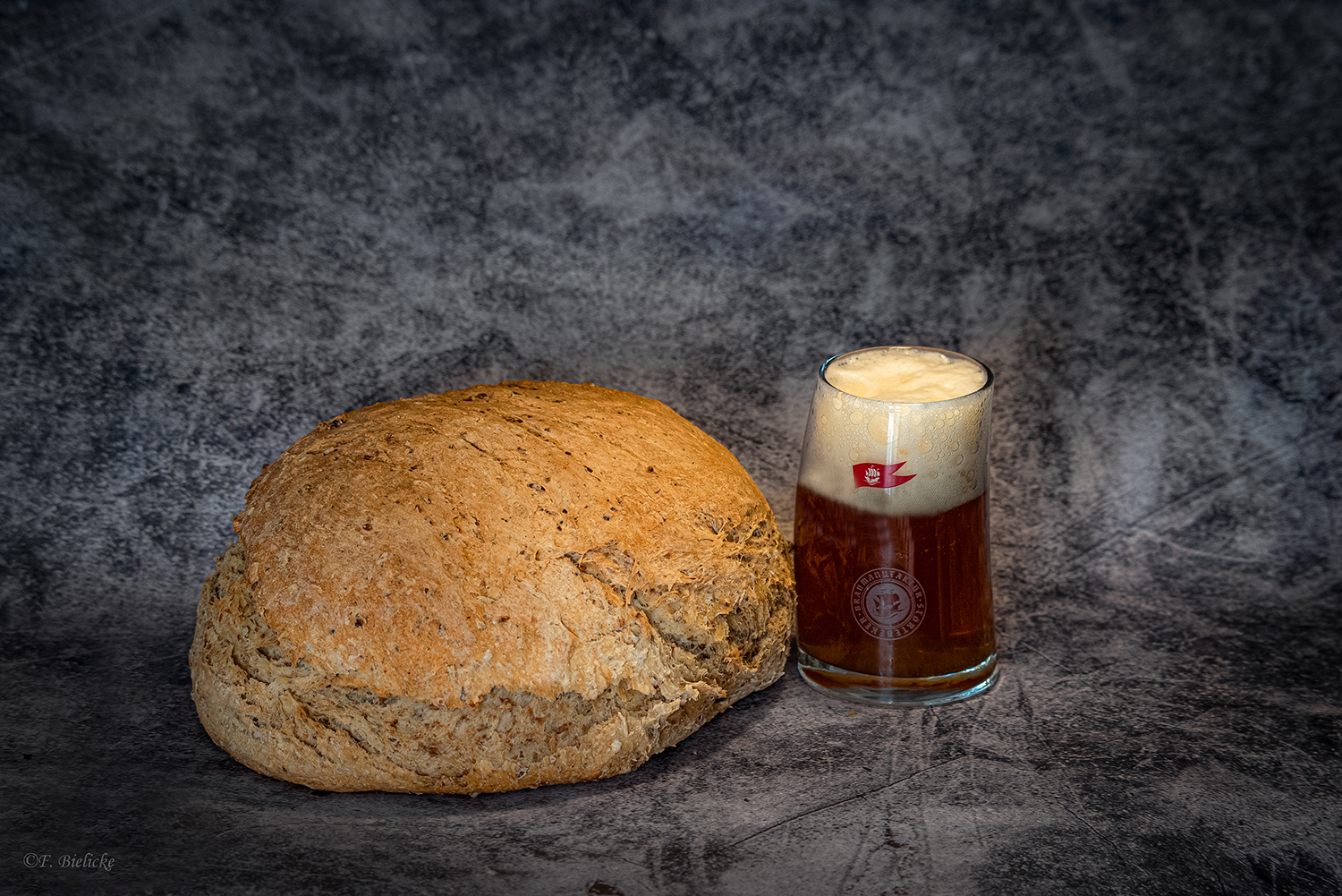 Ohne Bier brauen kein Treber, kein Treber kein Brot....oder Bier ist ist ooch nur ne Stulle.