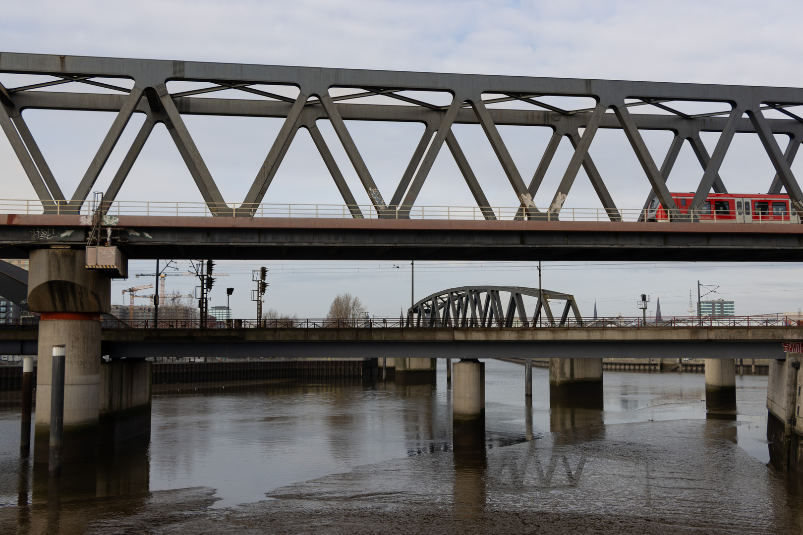 Ohne Brücke bliebe jeder an seinem Ufer.