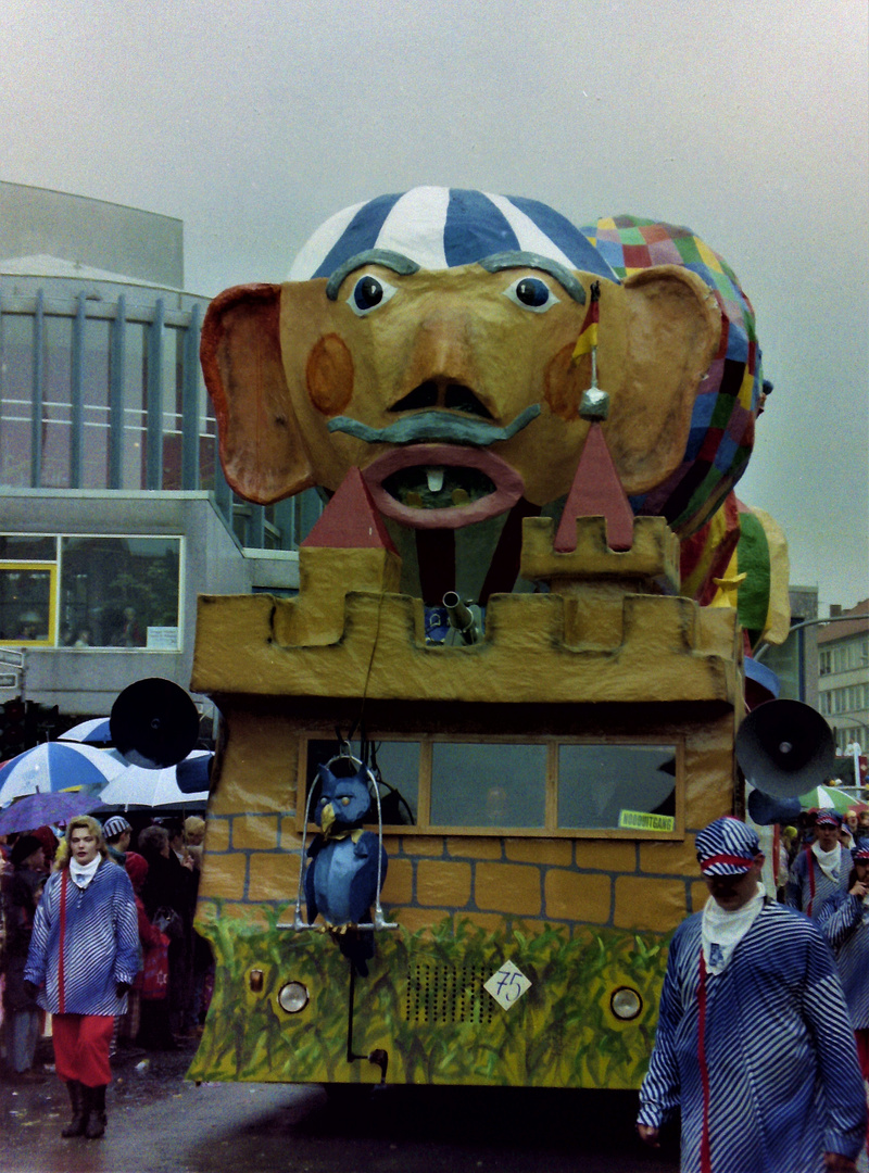 Ohne Corona und ohne Schneechaos - Karneval 1996 in Münster