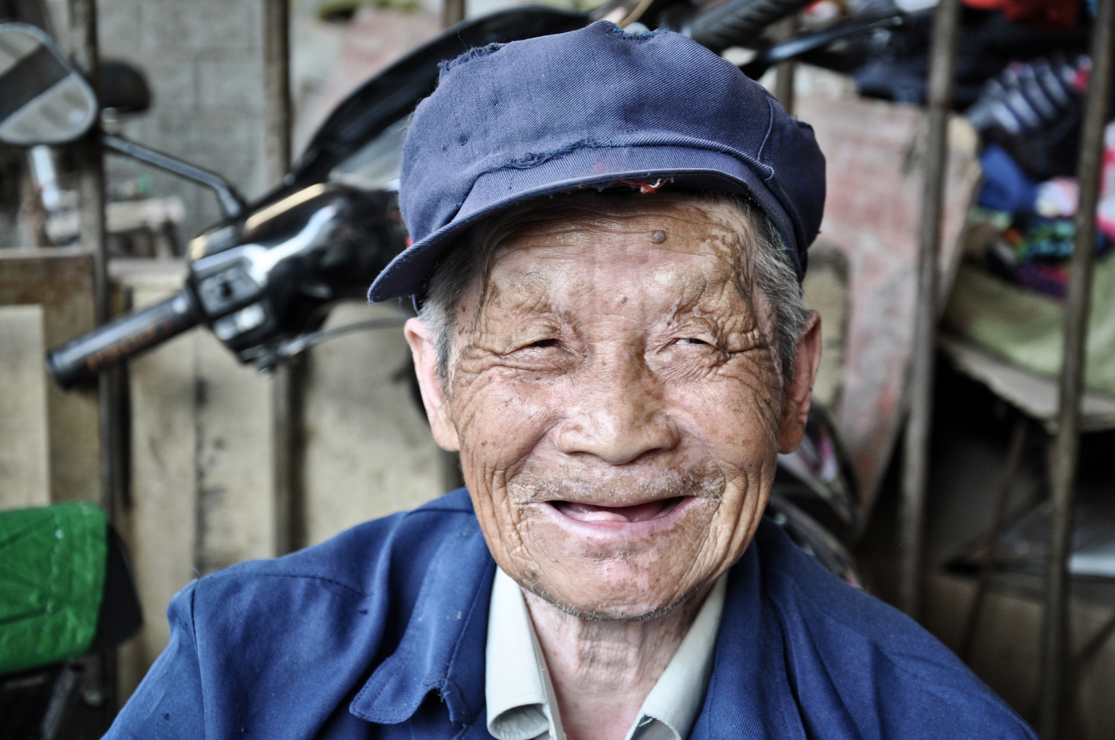 Ohne Zähne aber mit einem Lachen... China