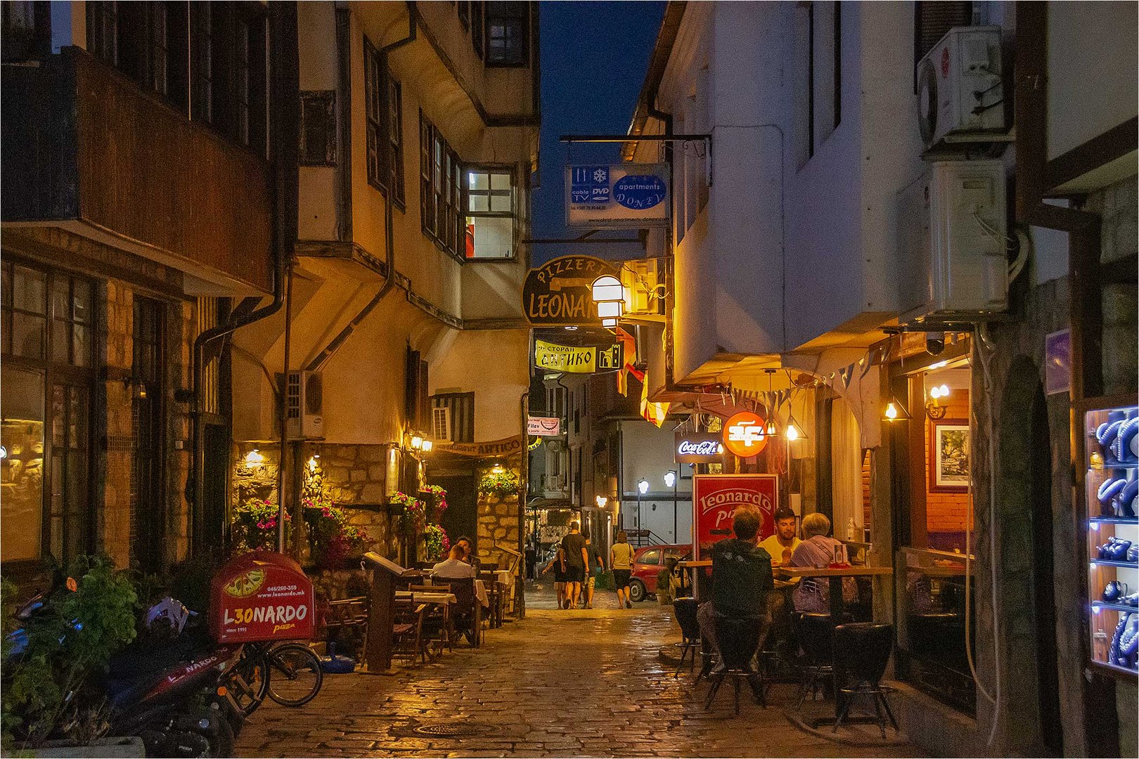 Ohrid Altstadtgasse am Abend
