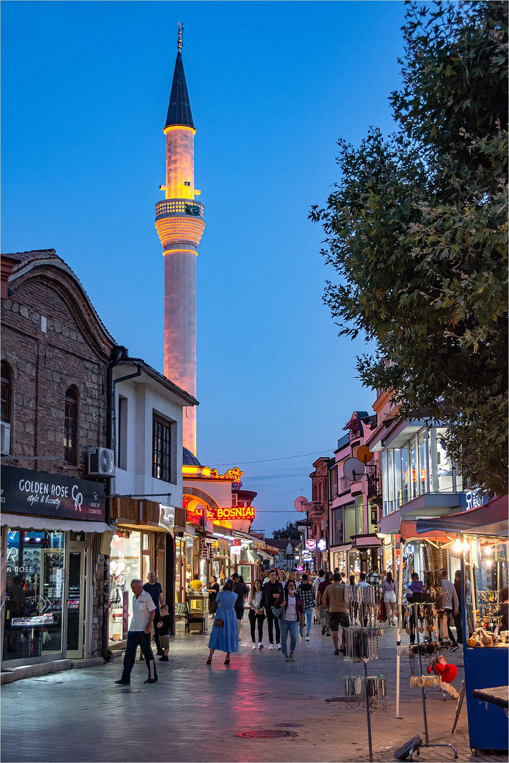 Ohrid - Minarett  Ali Pascha Moschee am Abend