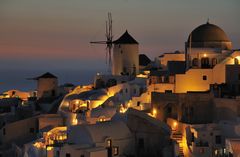 *Oia just before nighttime*