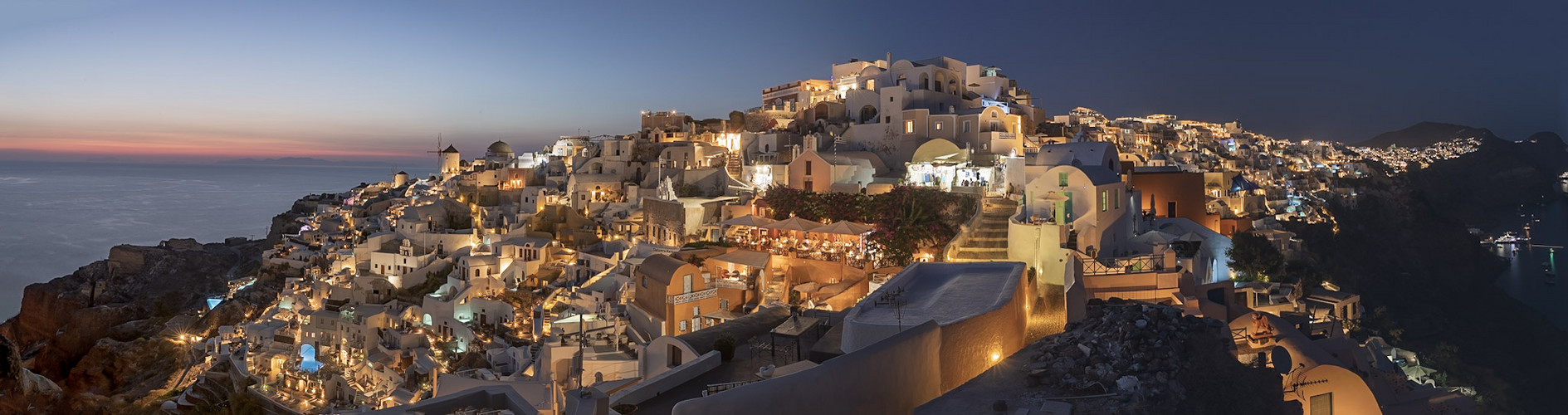 Oia (Santorin) bei Nacht