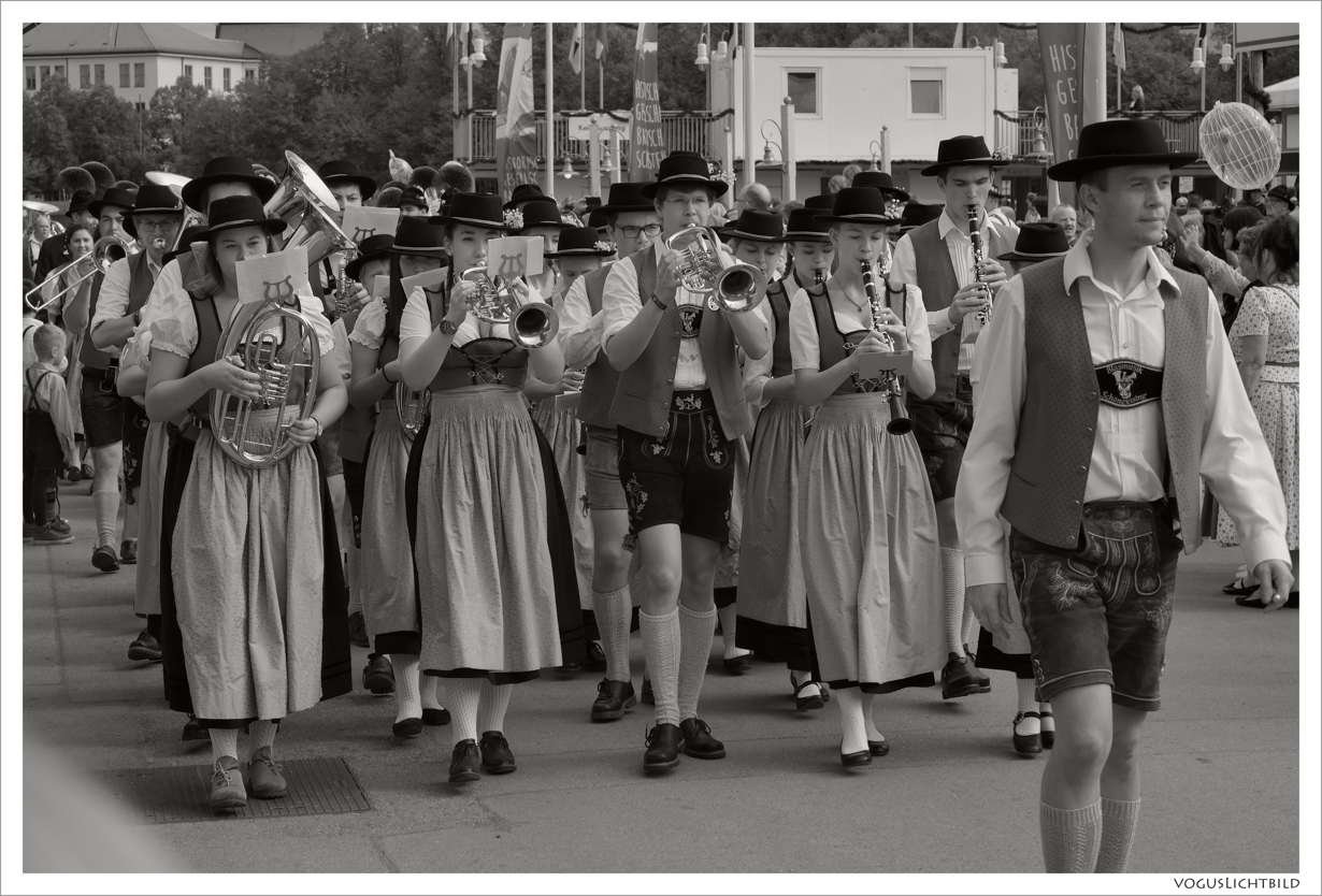 Oide Wiesn 2018 Blasmusik Schöngeising