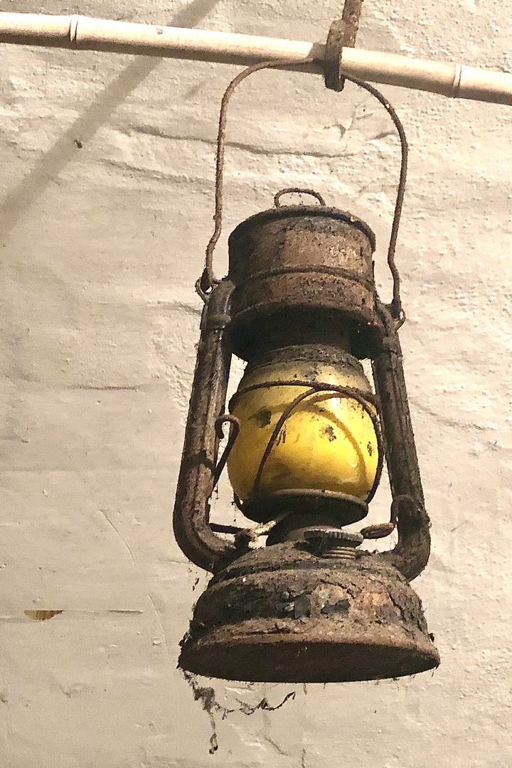 Oil lamp