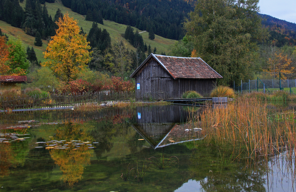 Oktoberabend am kleinen See