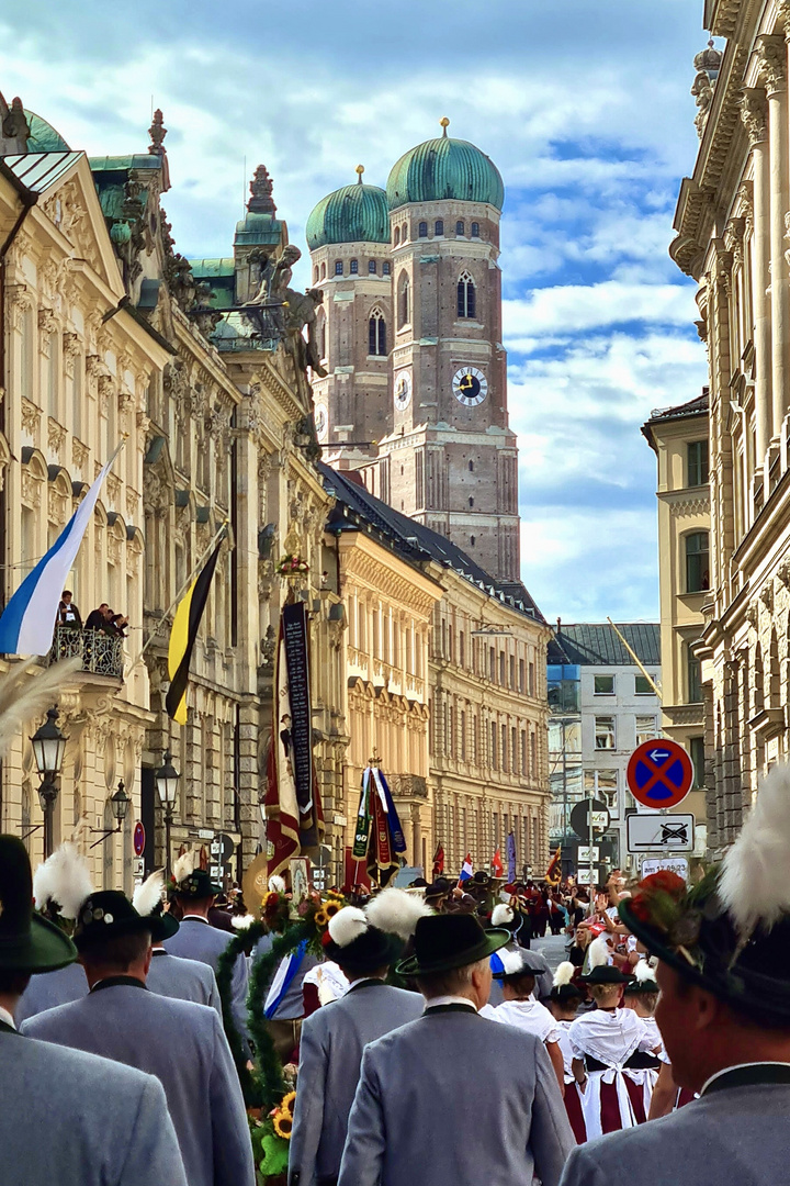 Oktoberfest 2023 Trachtenumzug