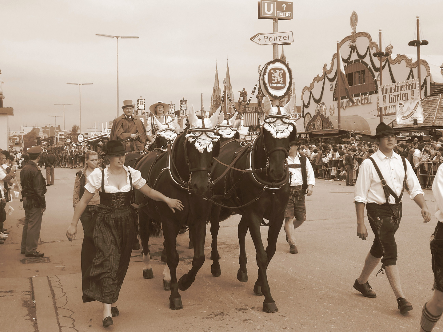 Oktoberfest Foto Bild Szene Historisch Verkleidet Menschen Bilder Auf Fotocommunity